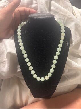 Elegant Light Green Jade Bead Necklace -24 in